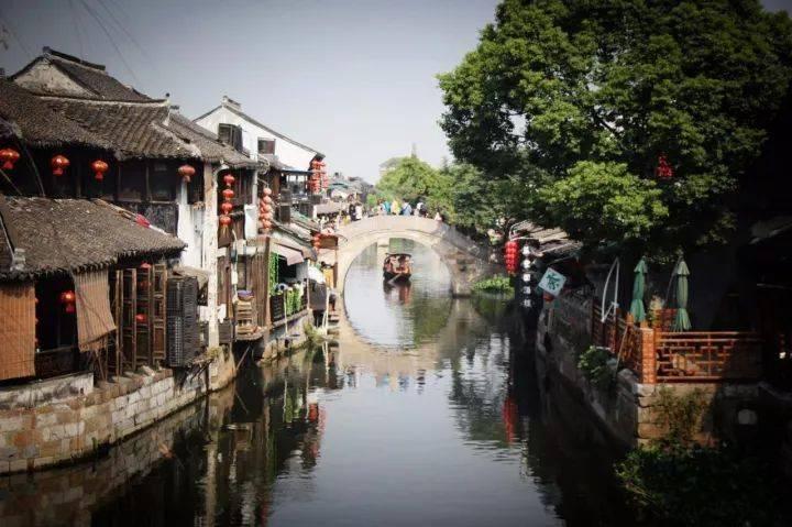 there 修饰no one（意思是说副词可以修饰名词嘛）？游戏画面